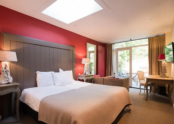 Dennenheuvel Hotel 4*